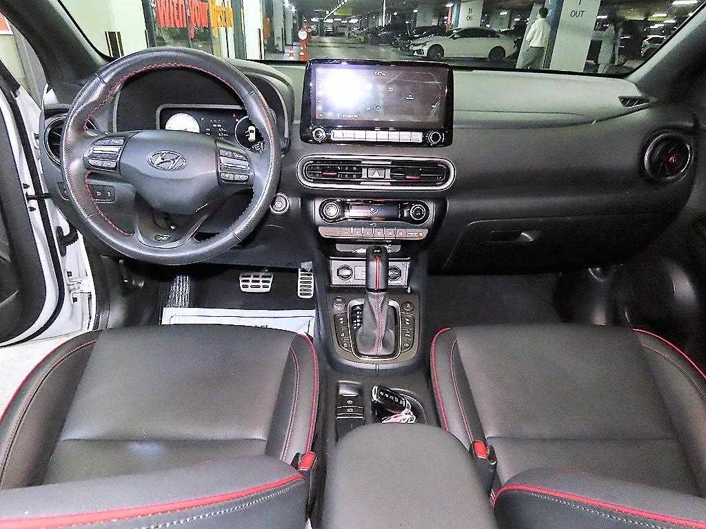 HYUNDAI Kona - Vista 10