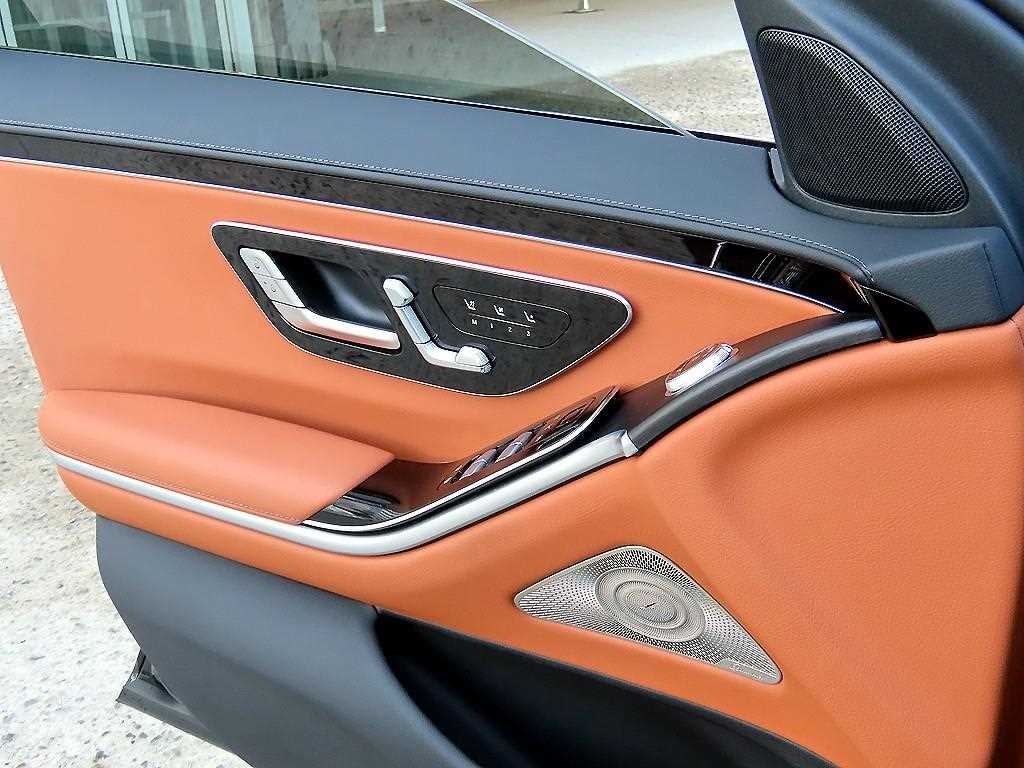 Mercedes Benz S Class - Vista 12