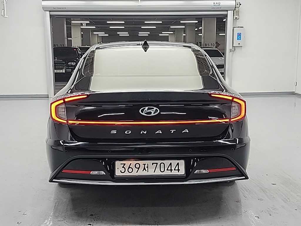 HYUNDAI Sonata - Vista 3