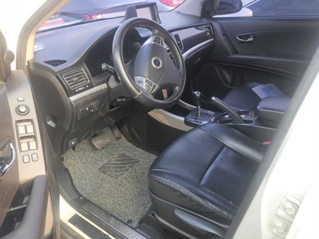 Ssangyong Korando - Vista 4