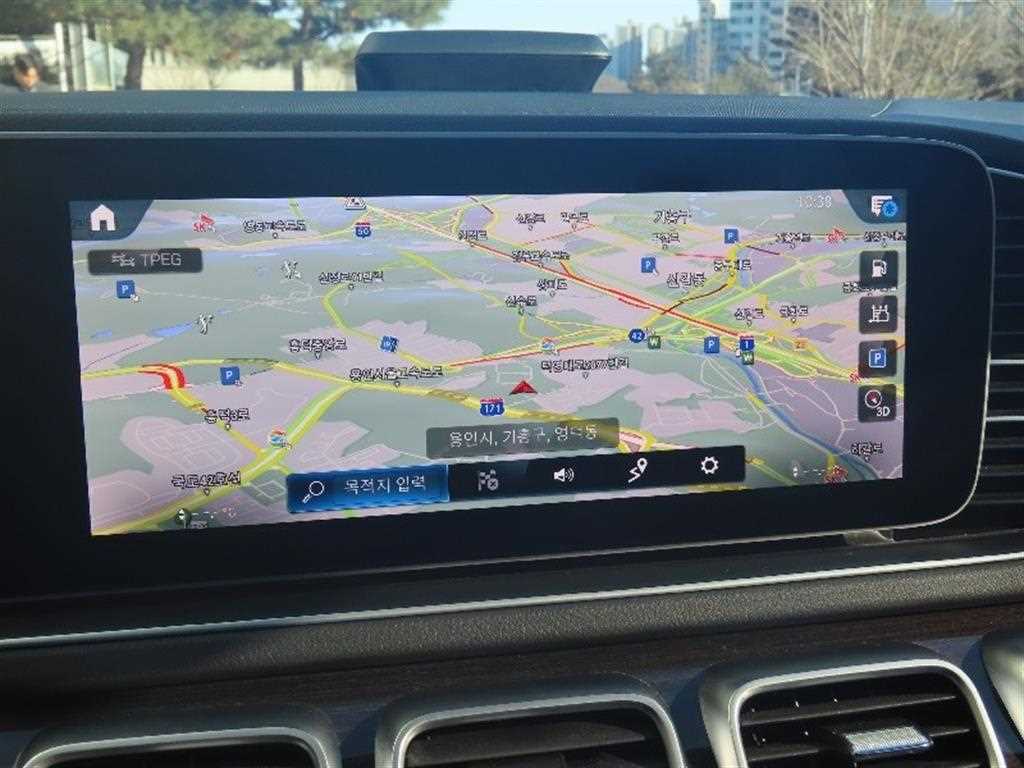 Mercedes Benz GLE Class - Vista 8