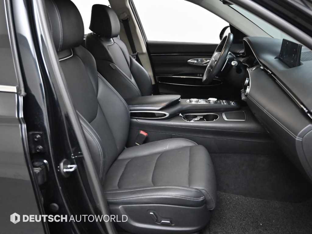 Genesis GV70 - Vista 10