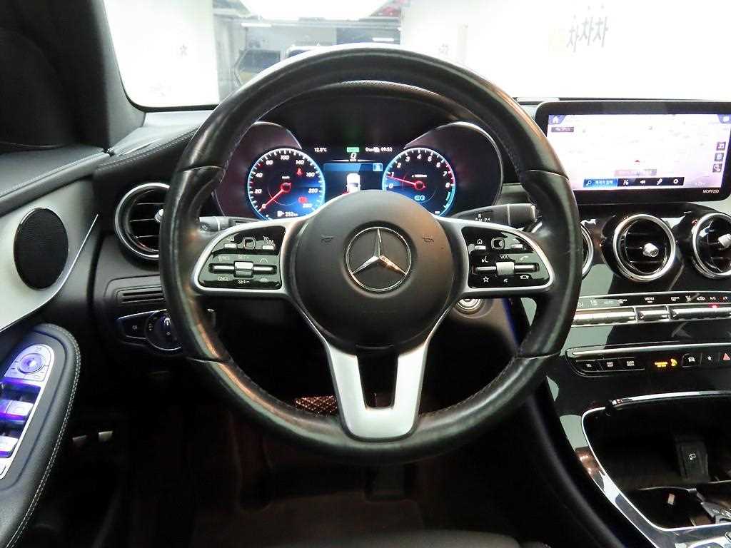 Mercedes Benz GLC Class - Vista 7