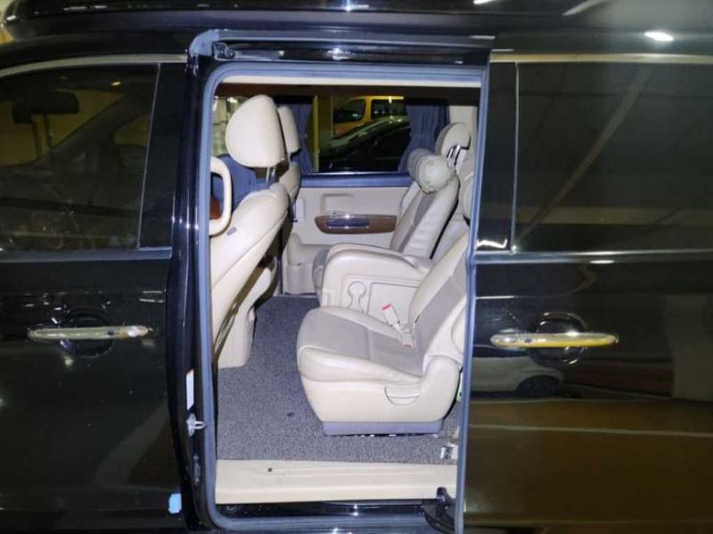 KIA Carnival - Vista 9