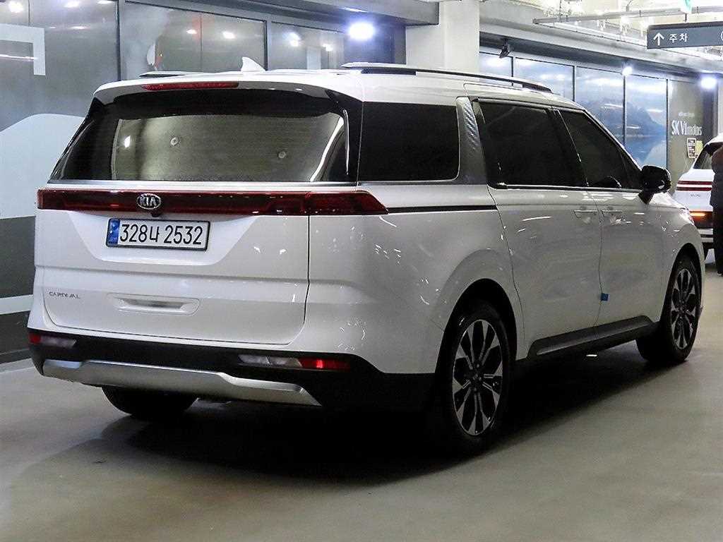KIA Carnival - Vista 4