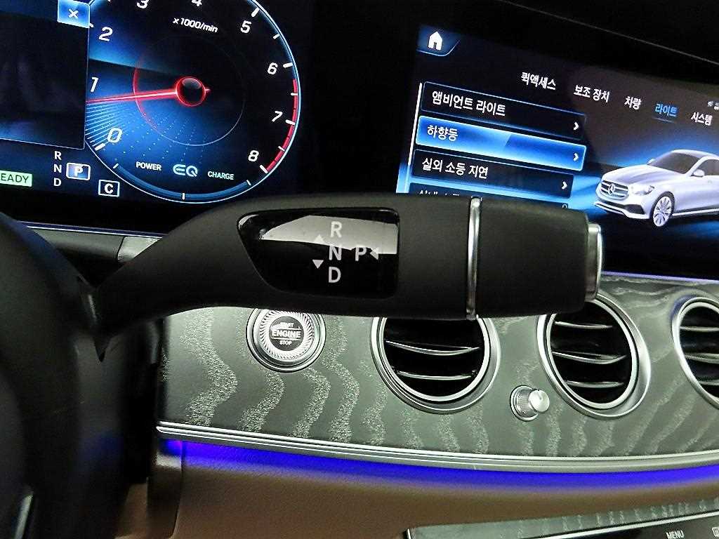 Mercedes Benz E class - Vista 10