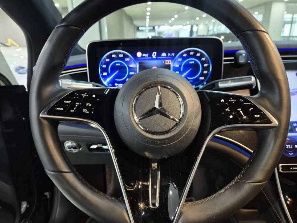 Mercedes Benz EQS - Vista 10