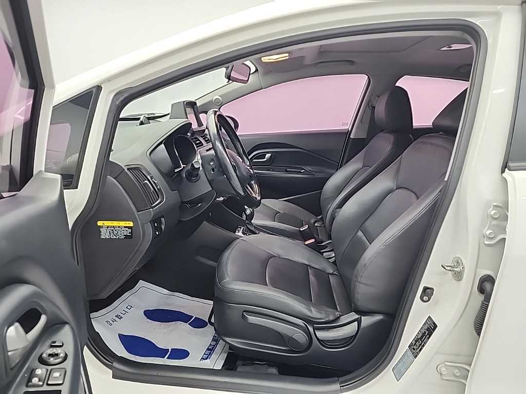 KIA Pride - Vista 11