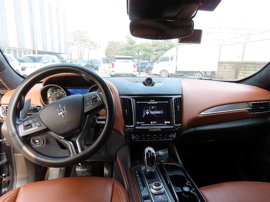 Maserati Levante - Vista 7