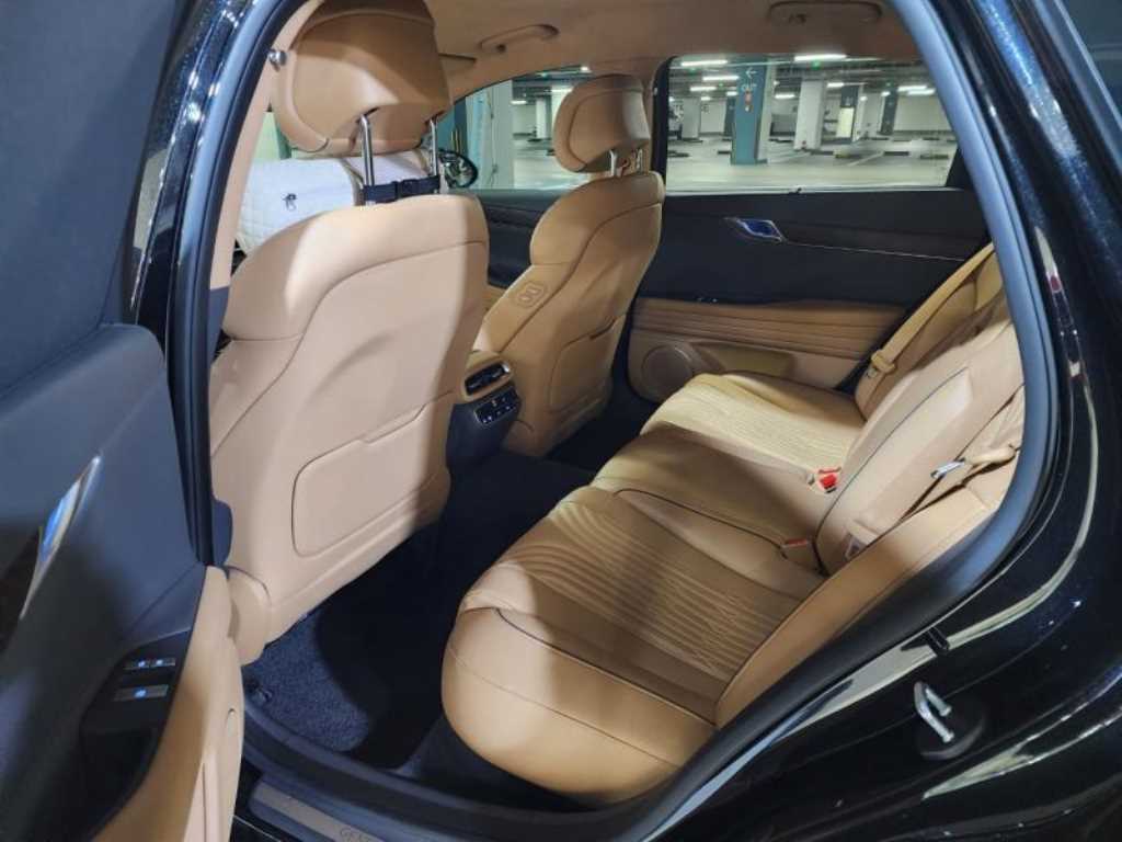 Genesis G80 - Vista 9