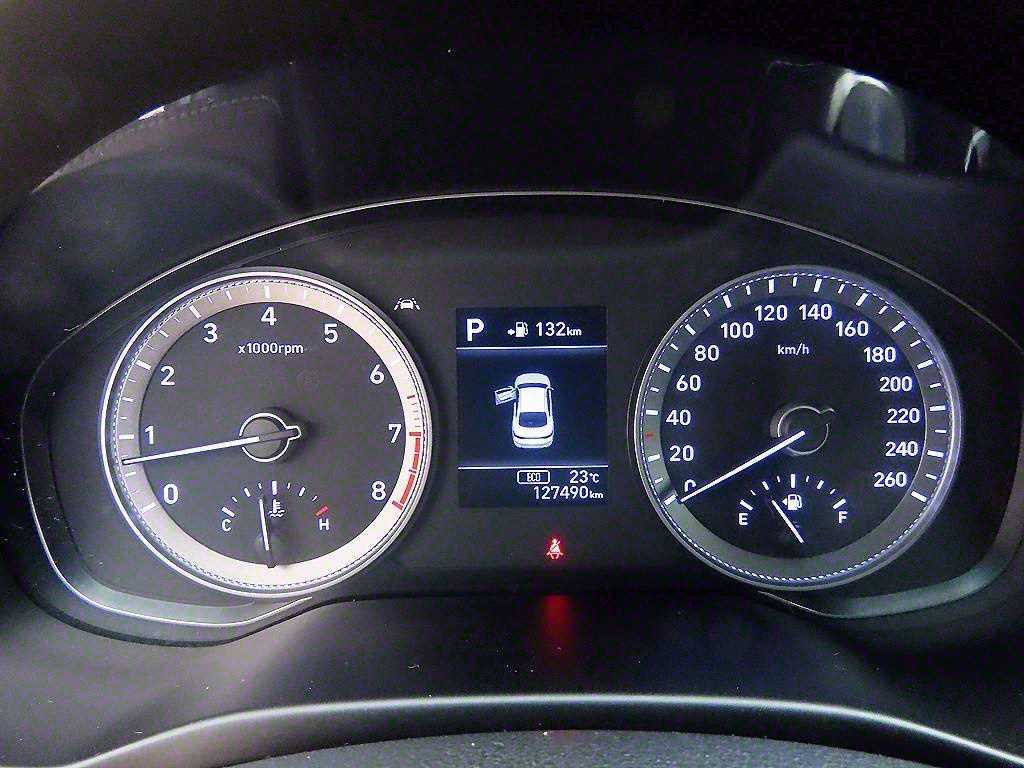 HYUNDAI Grandeur - Vista 9