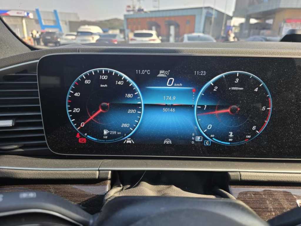 Mercedes Benz GLE Class - Vista 5