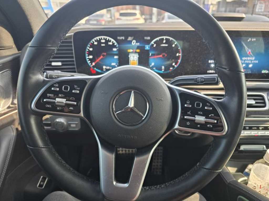 Mercedes Benz GLE Class - Vista 9
