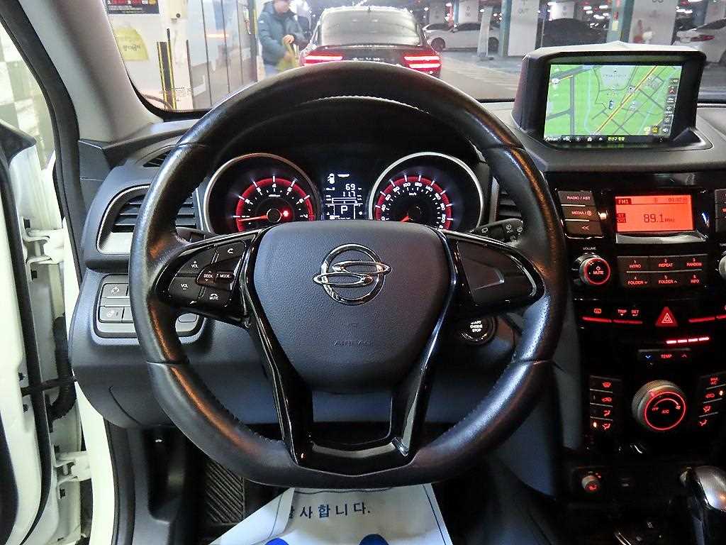 Ssangyong Tivoli - Vista 8