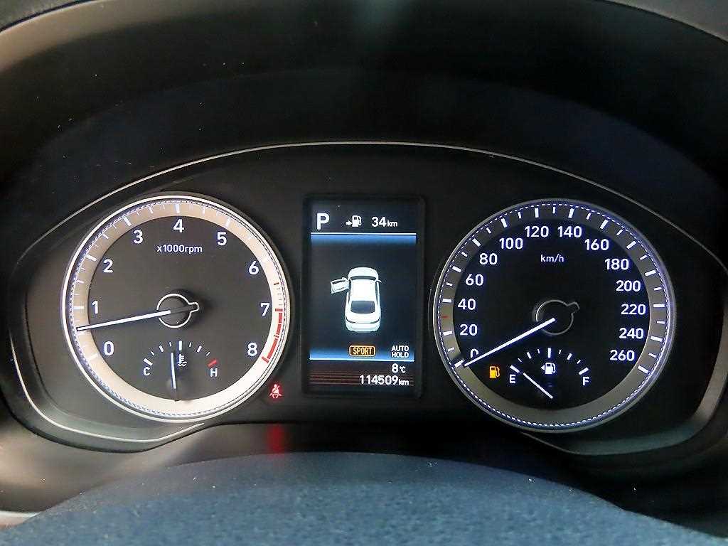 HYUNDAI Grandeur - Vista 9