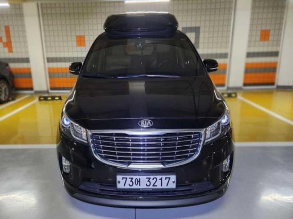 KIA Carnival 2016 Negro - Importación desde Corea - HF Imports Iquique - Foto 1