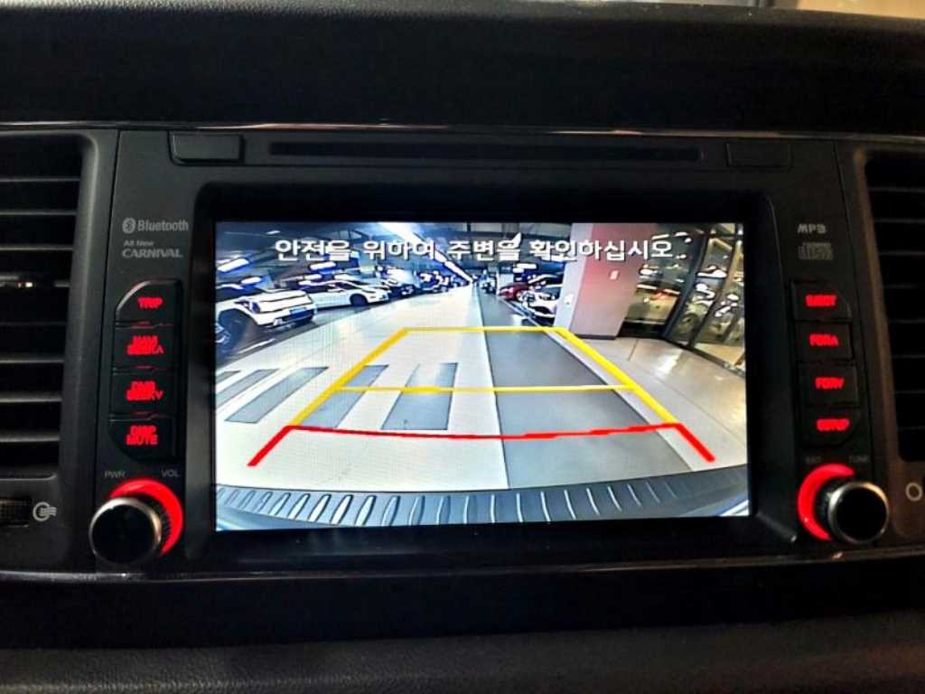 KIA Carnival - Vista 9