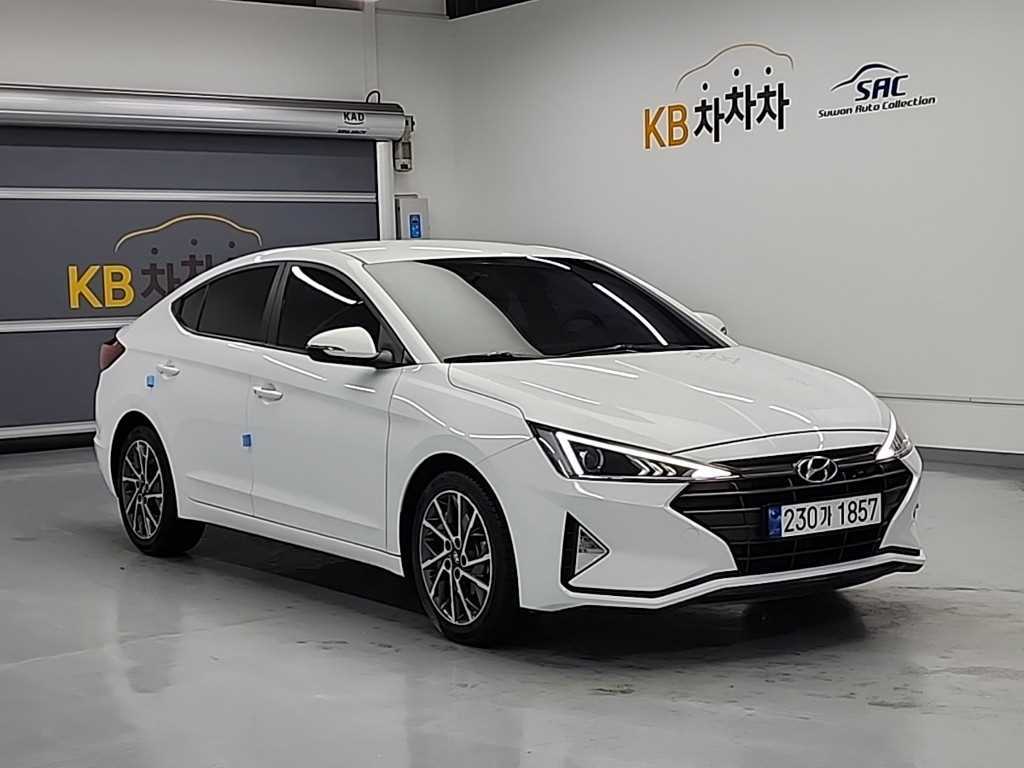 HYUNDAI Avante - Vista 4