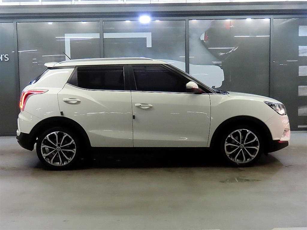 Ssangyong Tivoli - Vista 3