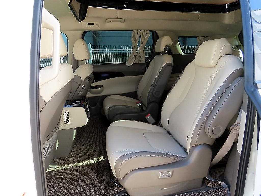 KIA Carnival - Vista 6