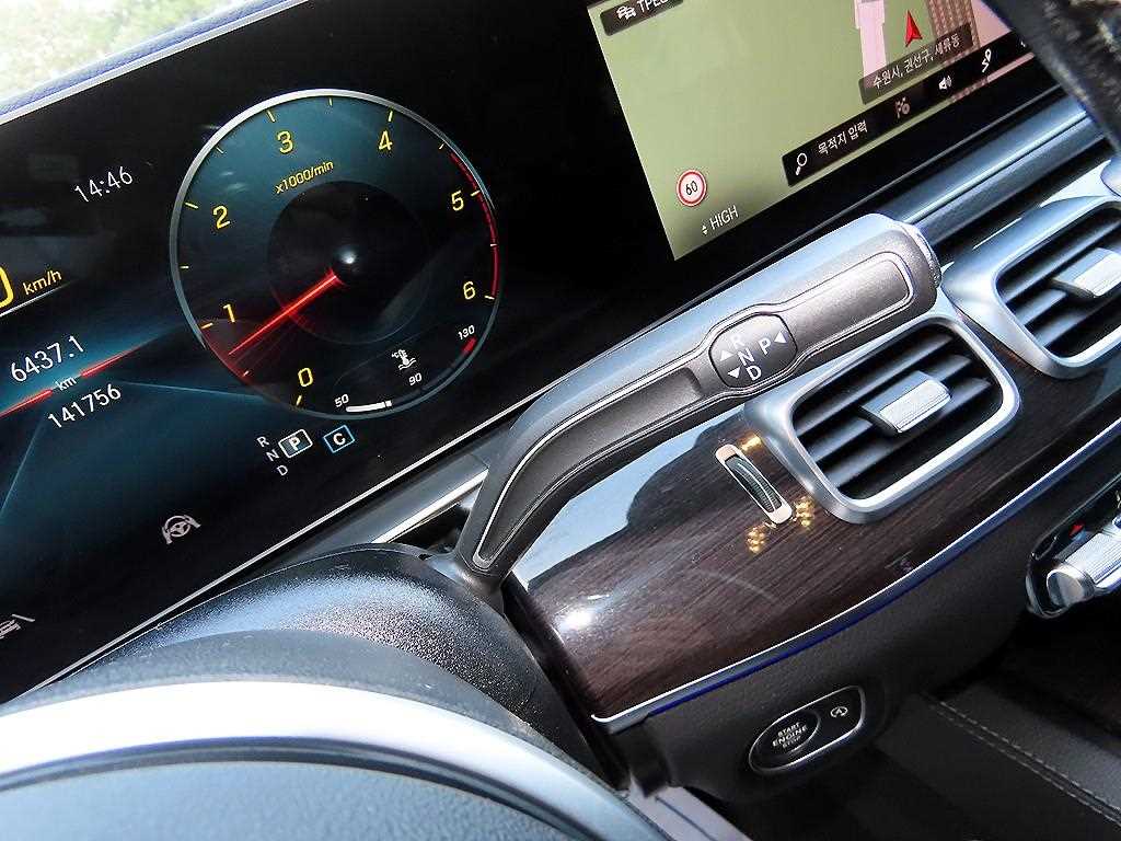 Mercedes Benz GLE Class - Vista 11