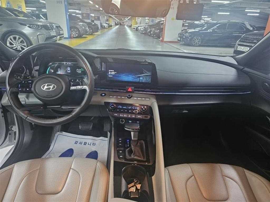 HYUNDAI Avante - Vista 6