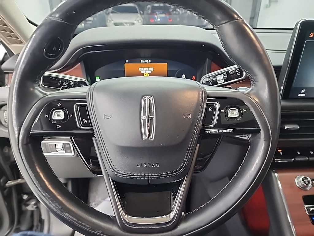 Lincoln Aviator - Vista 9