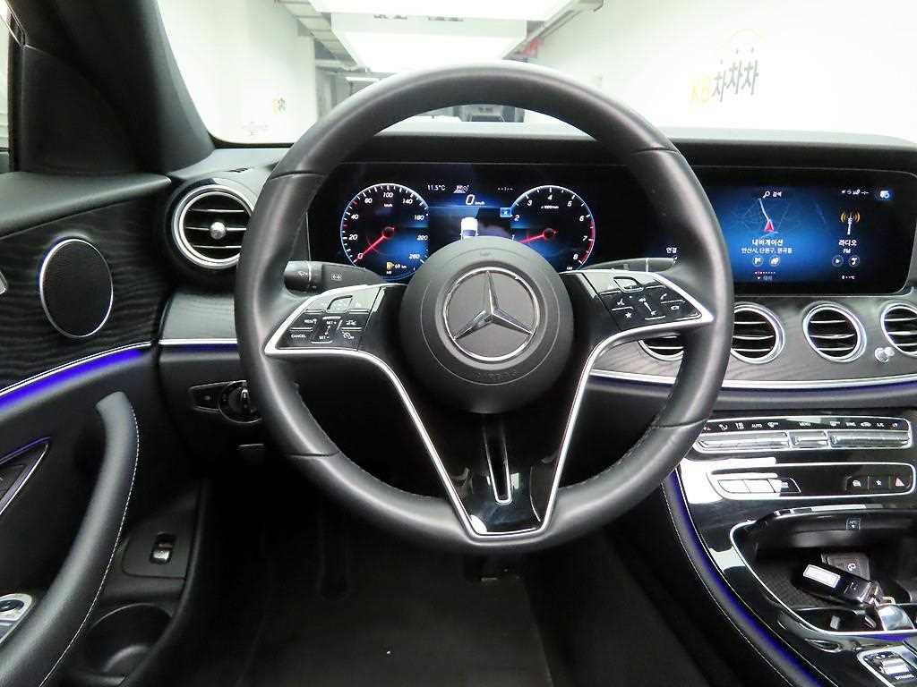 Mercedes Benz E class - Vista 7