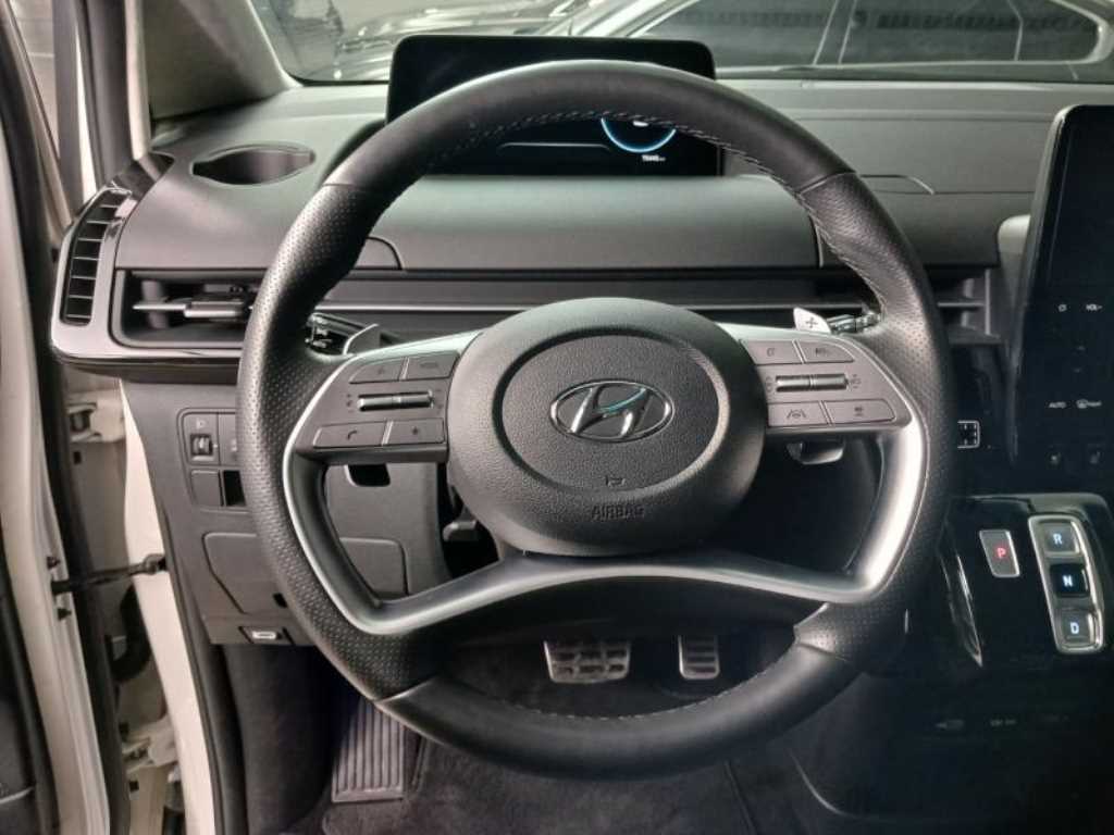 HYUNDAI Staria - Vista 11