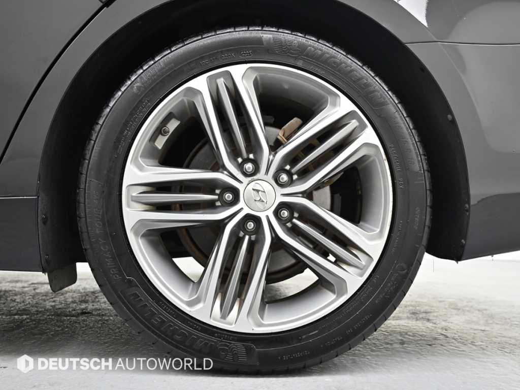 HYUNDAI Grandeur - Vista 5