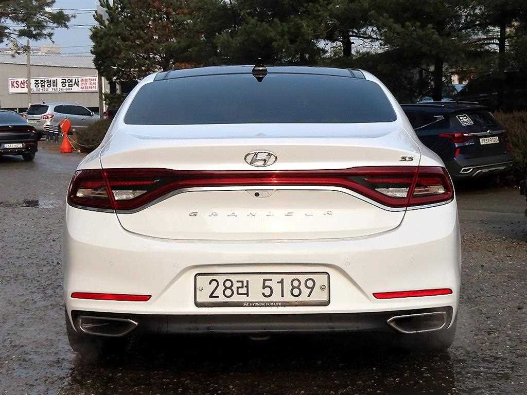HYUNDAI Grandeur - Vista 4