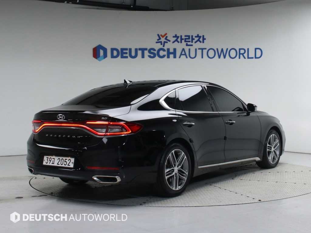 HYUNDAI Grandeur - Vista 2