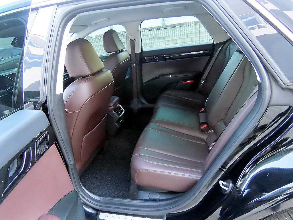 HYUNDAI Grandeur - Vista 6
