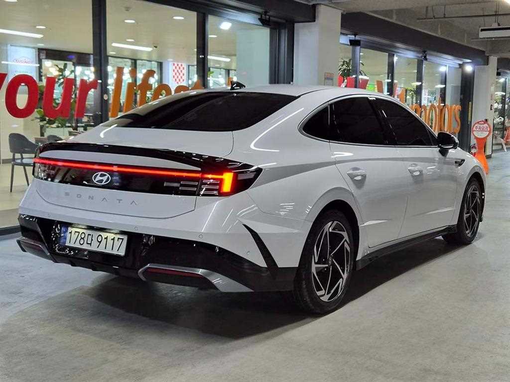 HYUNDAI Sonata - Vista 4