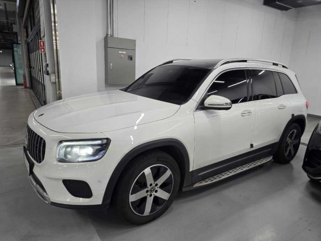 Mercedes Benz GLB Class - Vista 2