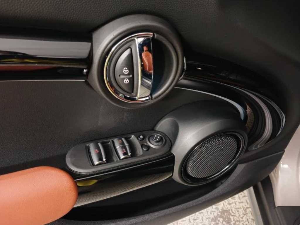 Mini Cooper Convertible - Vista 10