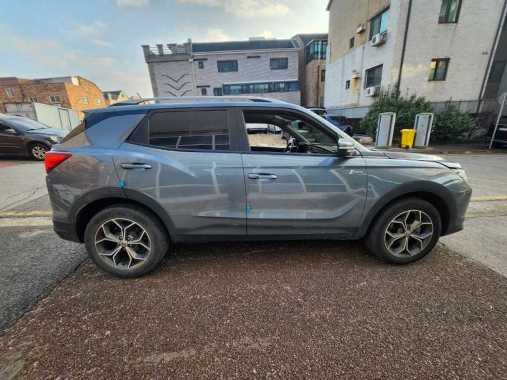 Ssangyong Korando - Vista 6