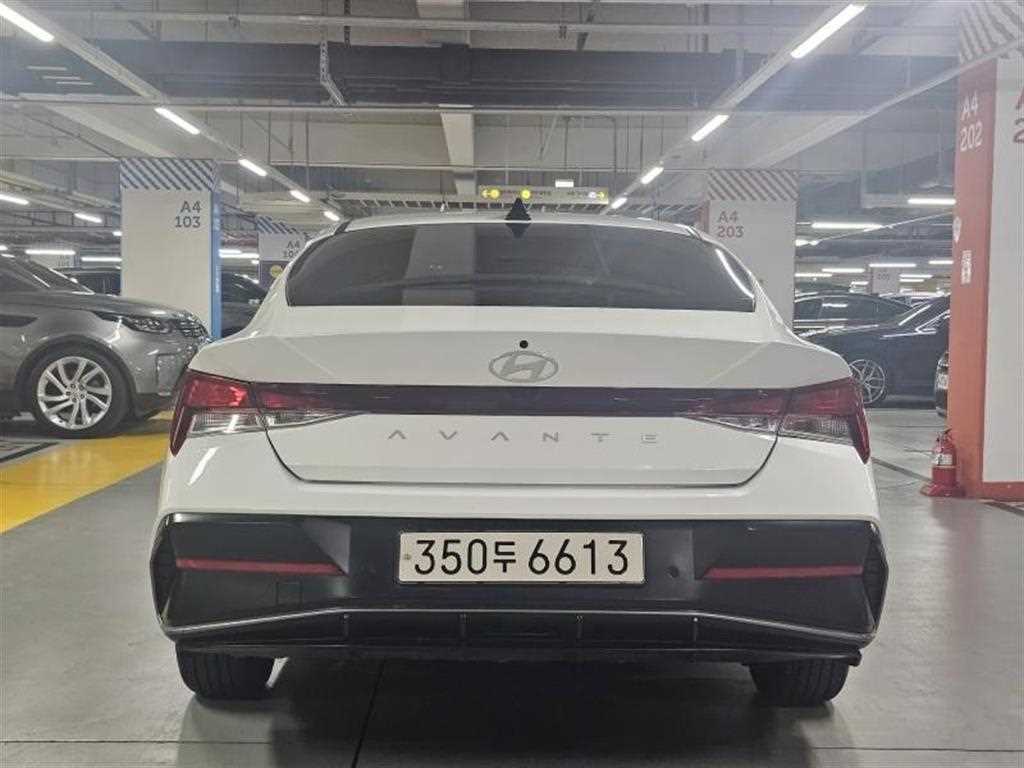 HYUNDAI Avante - Vista 5