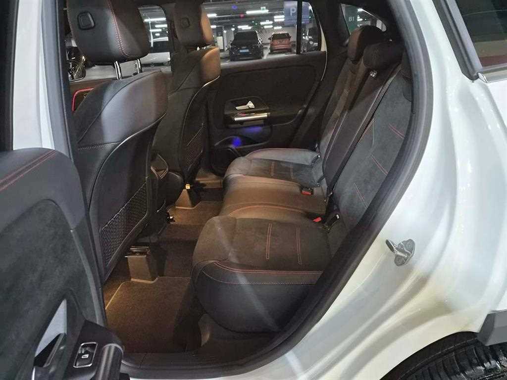 Mercedes Benz GLA Class - Vista 7