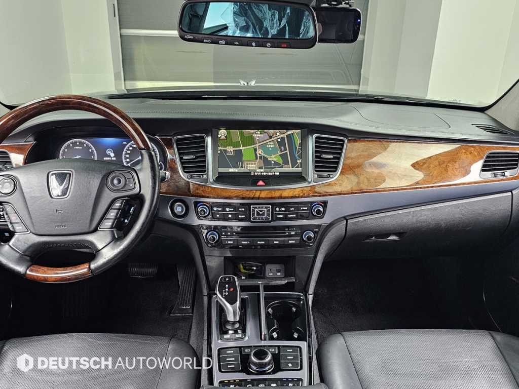 HYUNDAI Equus - Vista 7