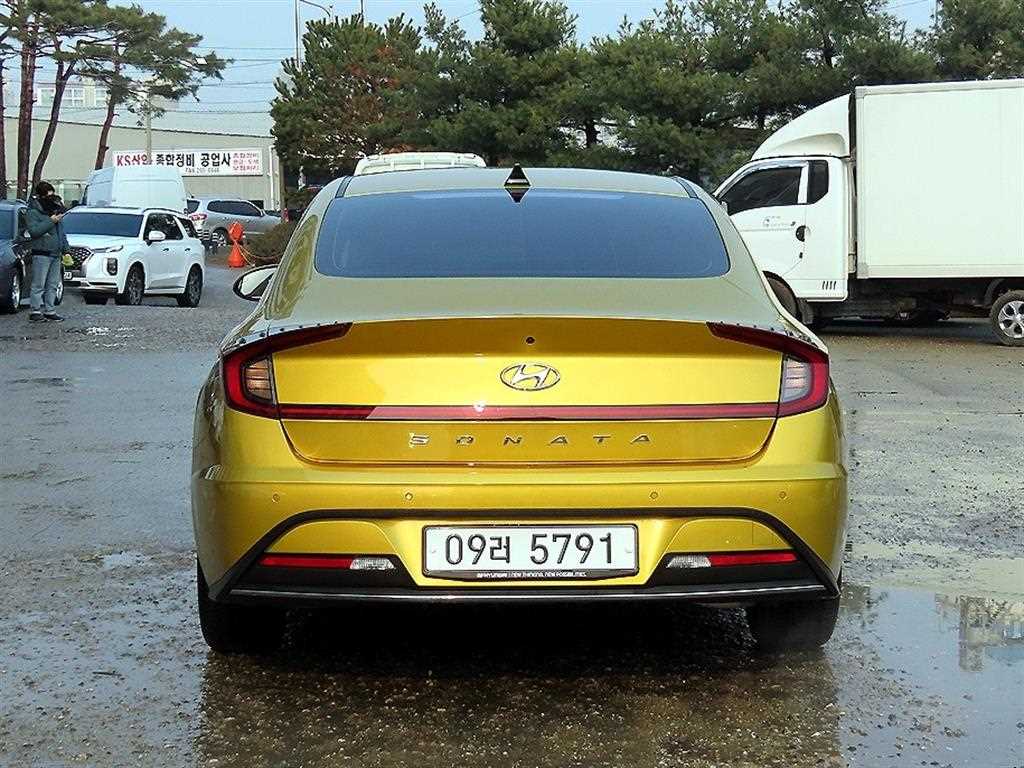 HYUNDAI Sonata - Vista 4