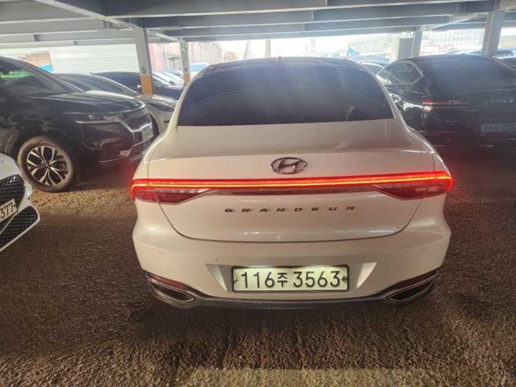 HYUNDAI Grandeur - Vista 2