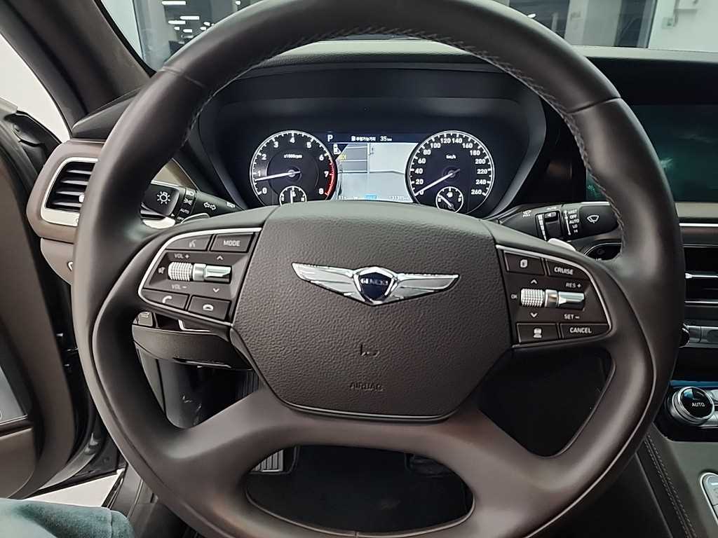 Genesis G90 - Vista 9