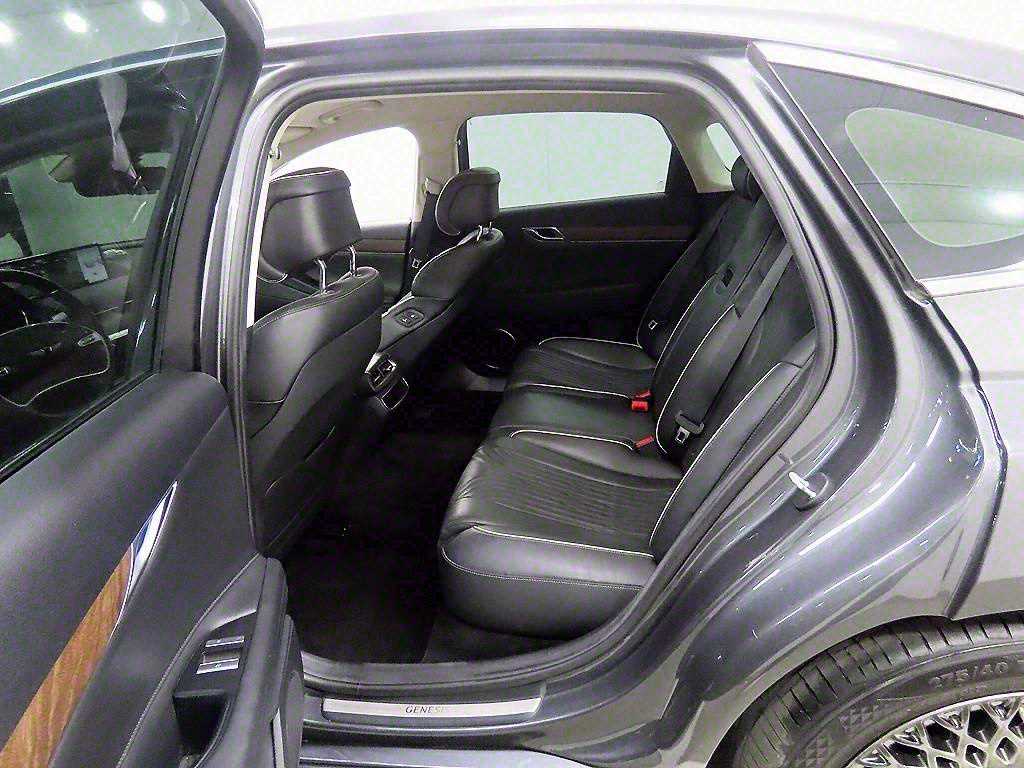 Genesis G80 - Vista 6