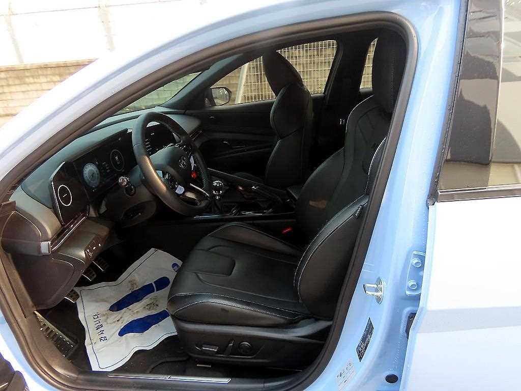 HYUNDAI Avante - Vista 6