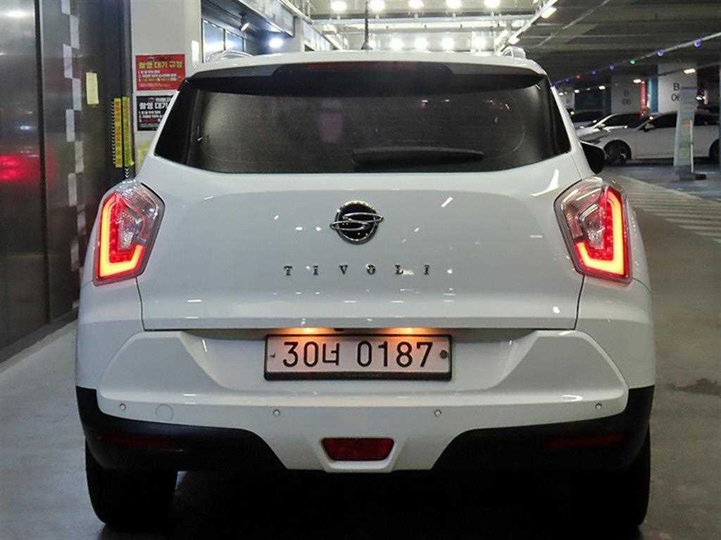 Ssangyong Tivoli - Vista 5