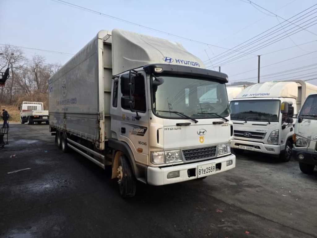 medium and large cargo truck - Vista 2