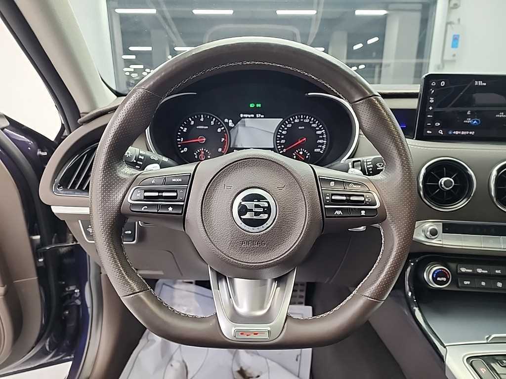 KIA Stinger - Vista 9