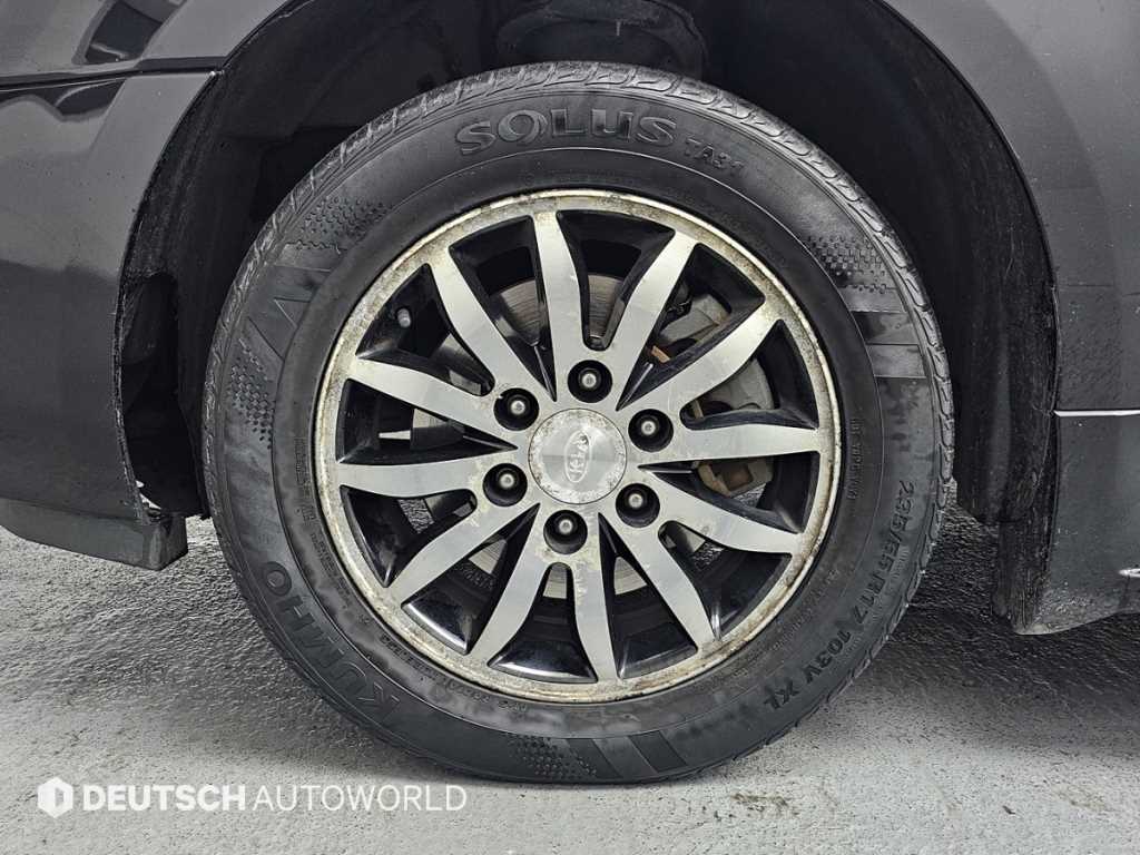 KIA Carnival - Vista 5