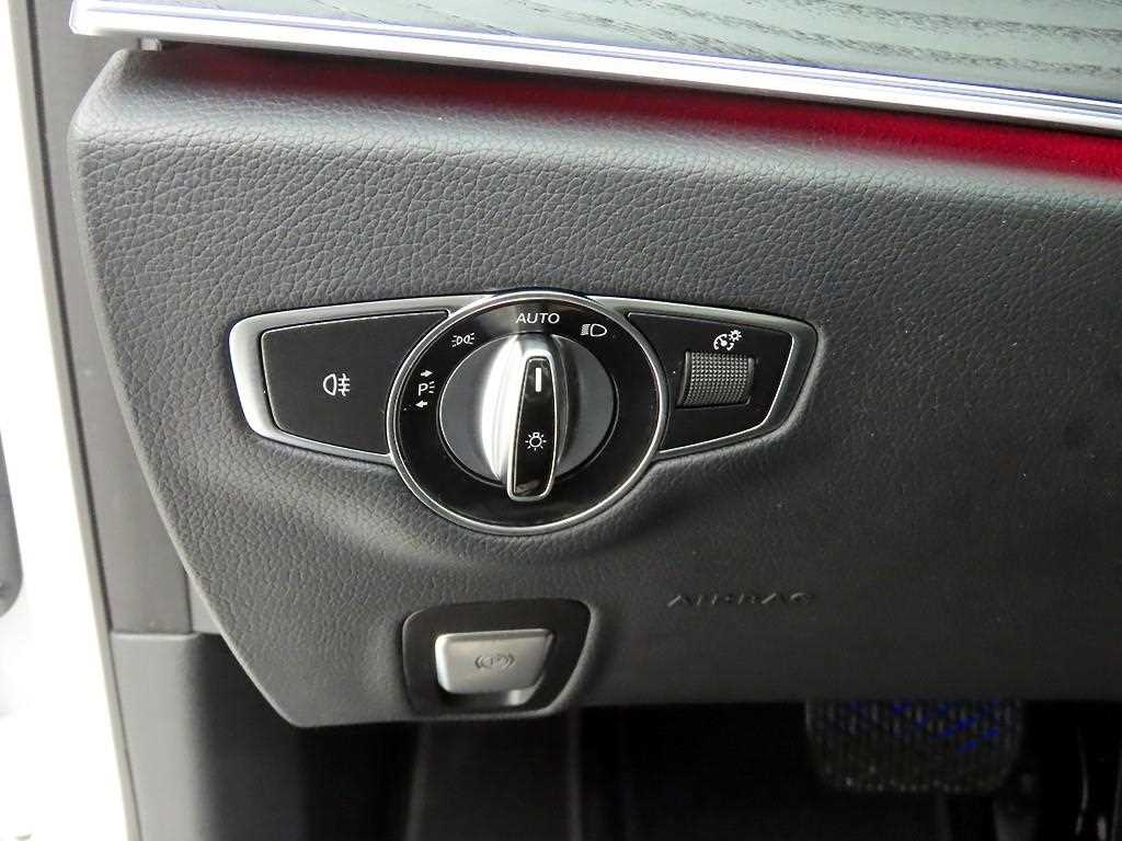 Mercedes Benz E class - Vista 12